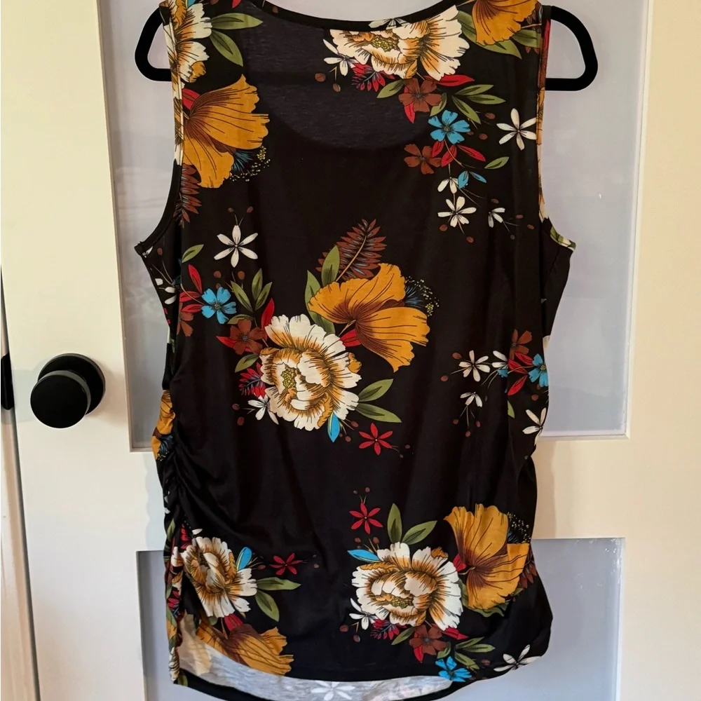 Floral Maternity tank top - Picture 3 of 3